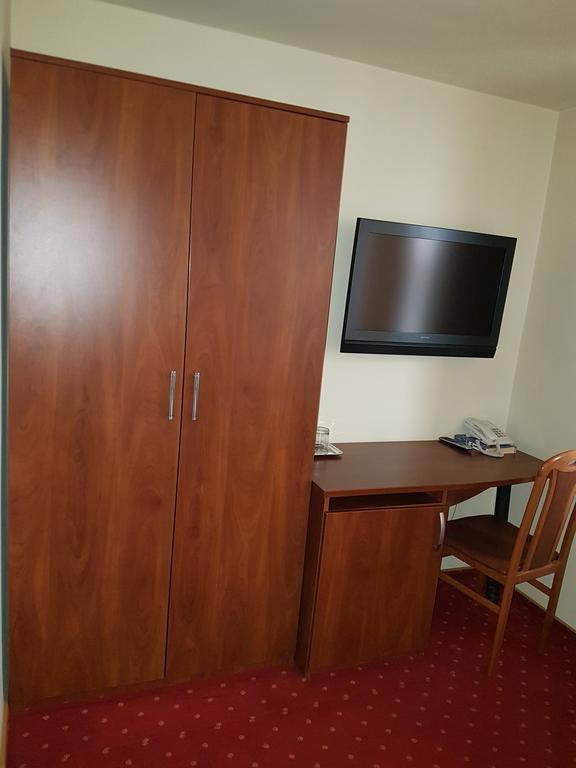 Iris Hotel 3*